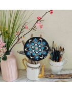 Sustainable art: upcycled CD painted by hand, perfect for original interiors.