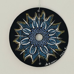 Yaku - CD recyclé peint à la main – création artistique unique - idée cadeau ou décoration