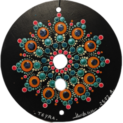 Teyra  - CD recyclé peint à la main – création artistique unique