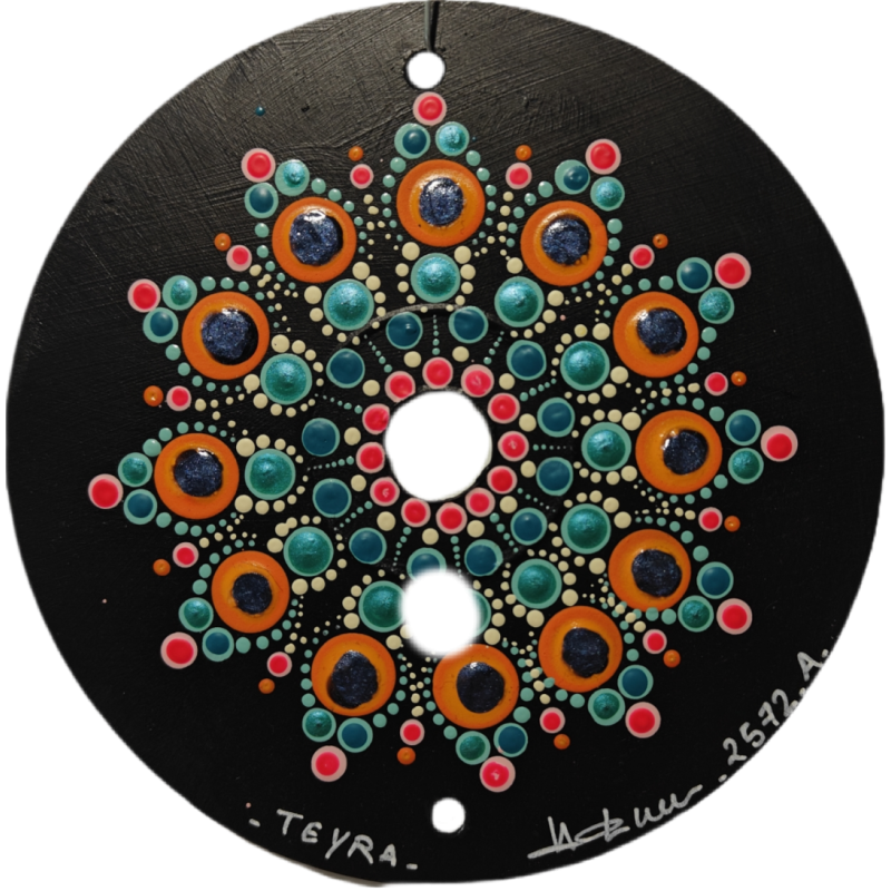Teyra  - CD recyclé peint à la main – création artistique unique